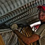 Construction worker surprises everyone when he starts singing